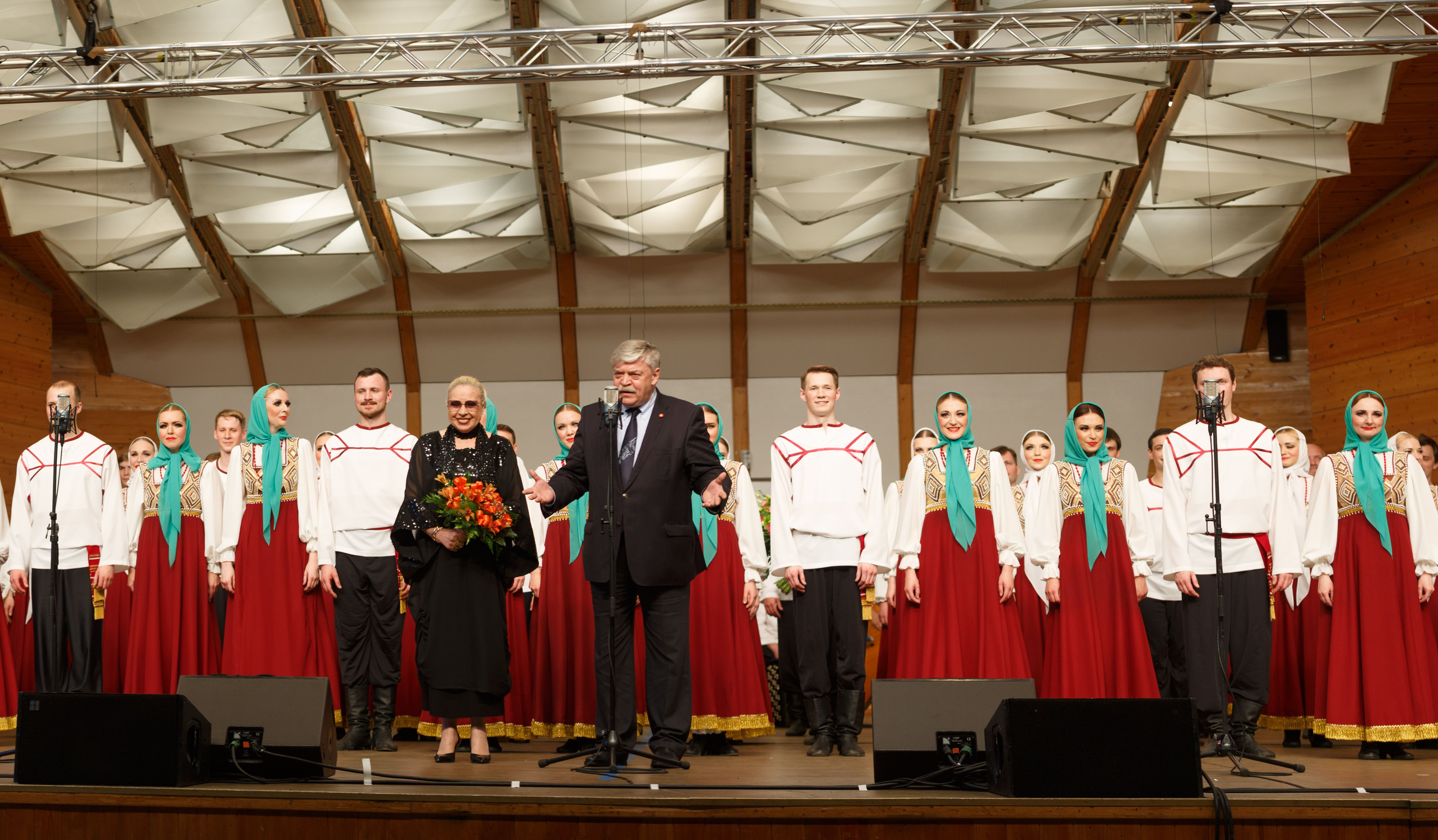 При поддержке компании «УРАЛХИМ» в Латвии состоялся концерт хора имени М.Е. Пятницкого в честь Дня России